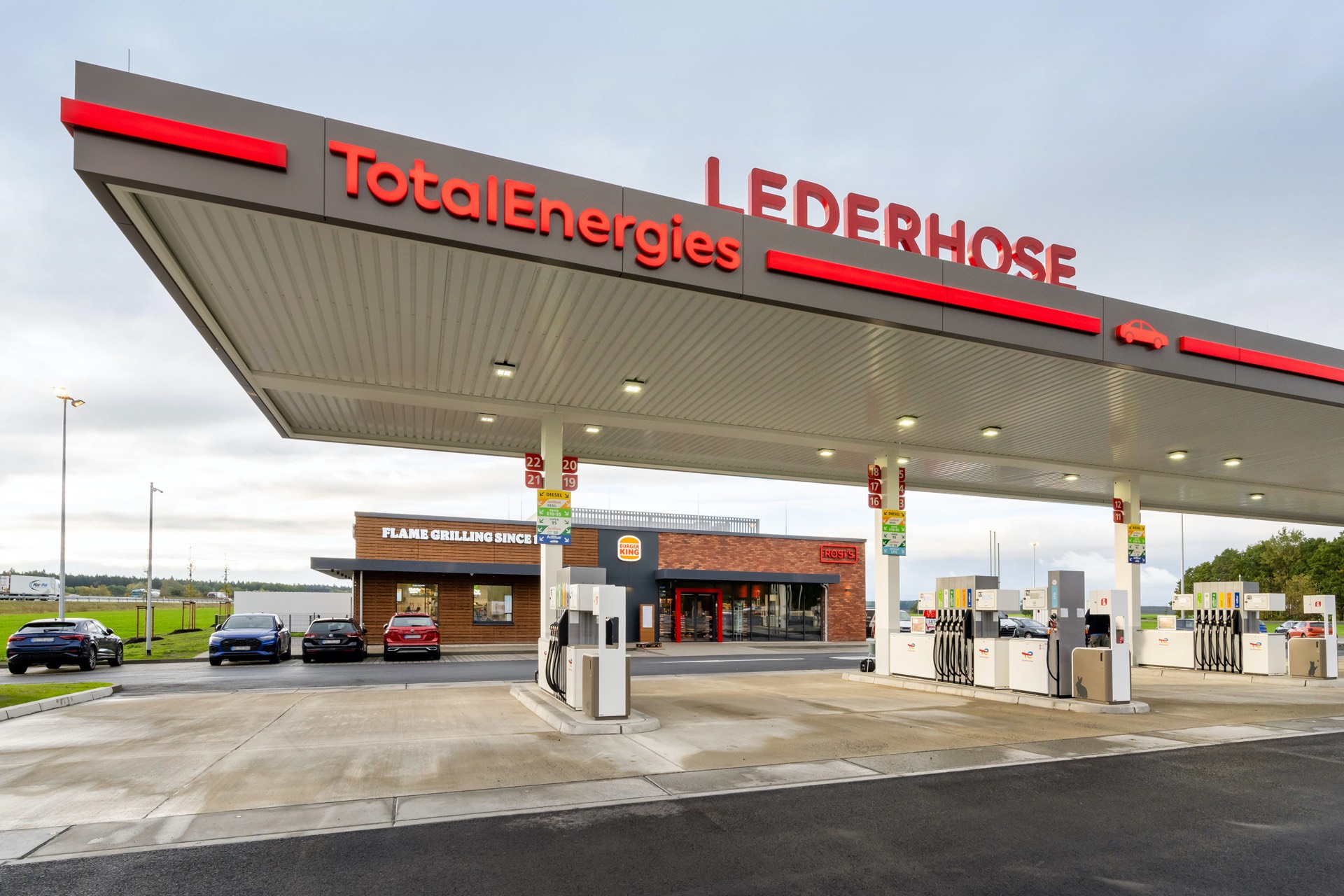TotalEnergies Lederhose